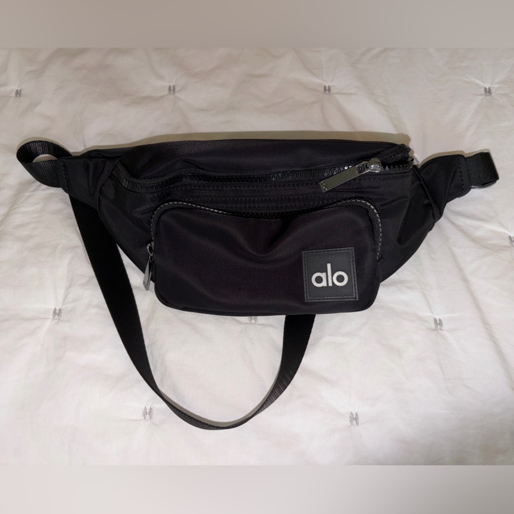 ALO Yoga black fanny pack limited edition